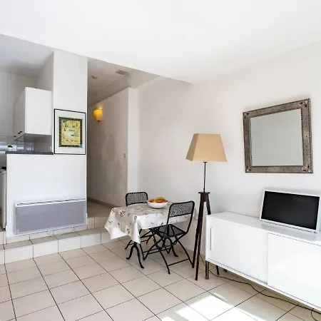 Apartment Les Floralies Ii-1 By Interhome Le Lavandou